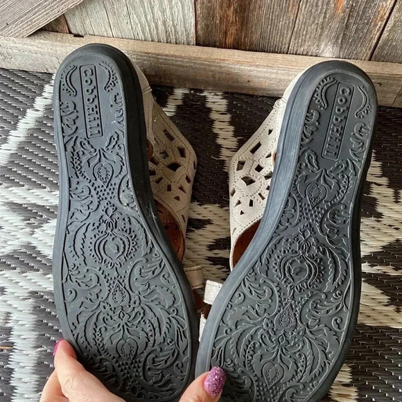 * NWOT* Cobb Hill by New Balance | Sandals - Picture 6 of 6